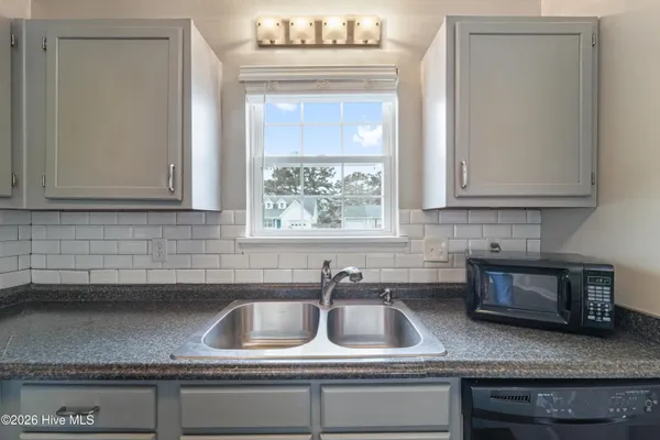 $279,900 | 342 Palamino Trail, Jacksonville, NC 28546
