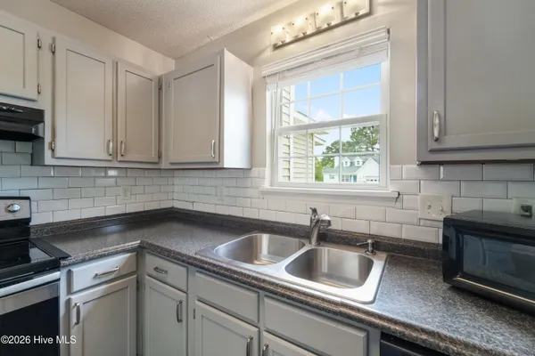 $279,900 | 342 Palamino Trail, Jacksonville, NC 28546