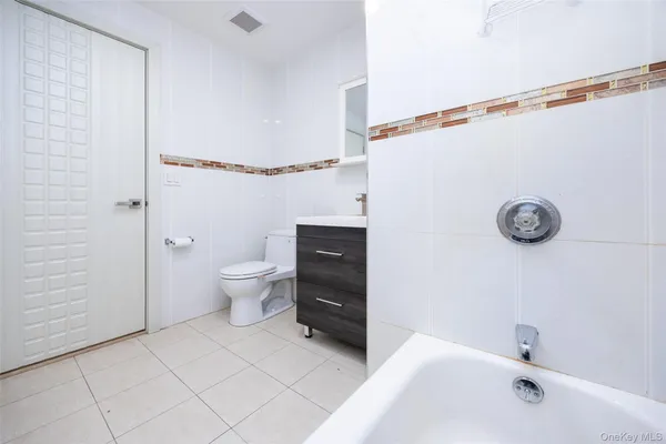 $2,550 | 138-12 Northern Boulevard, Unit 7F | Downtown Flushing