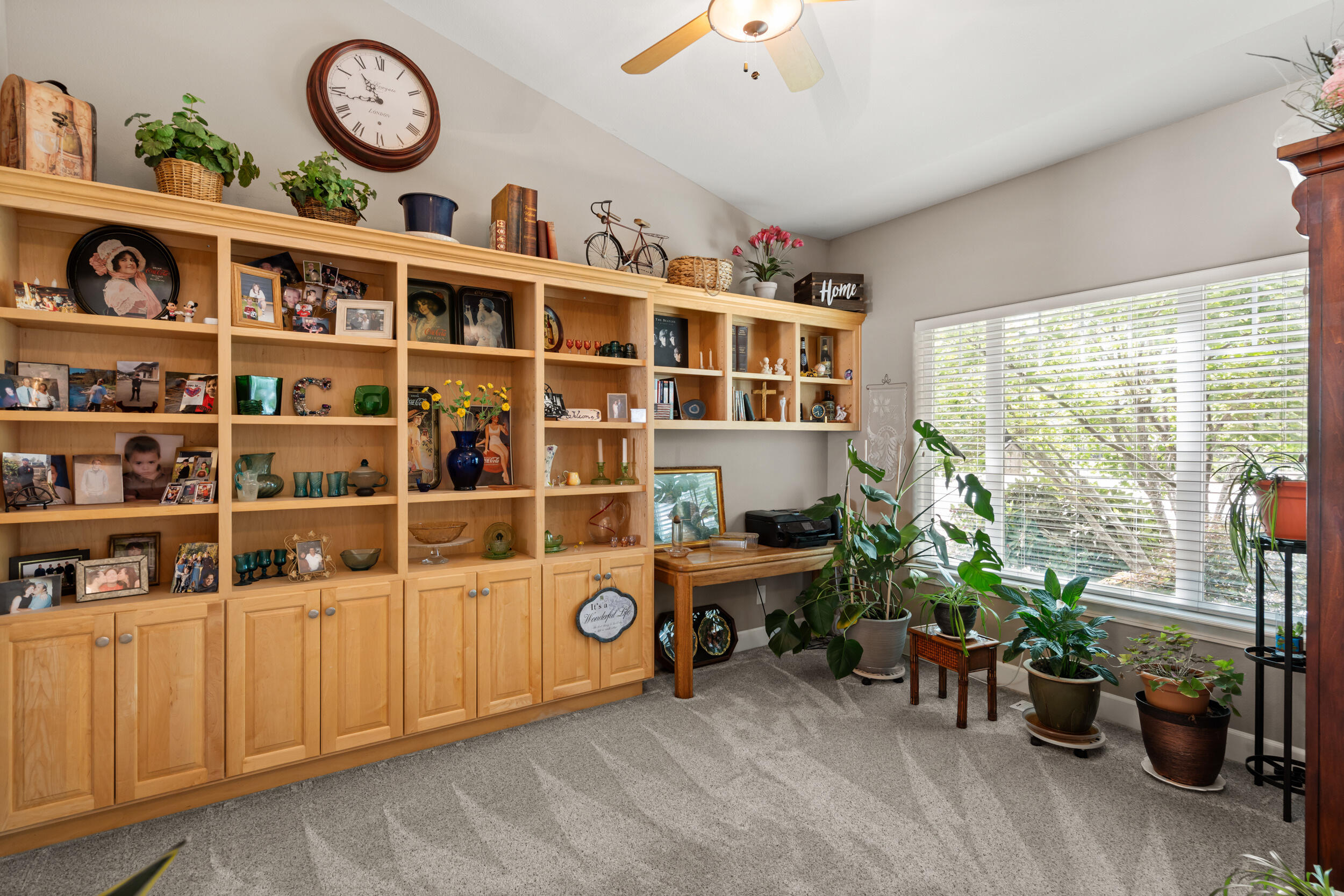 115 Sandridge Way Eagle Point, OR 97524 - Photo 20 of 36 Office/Den