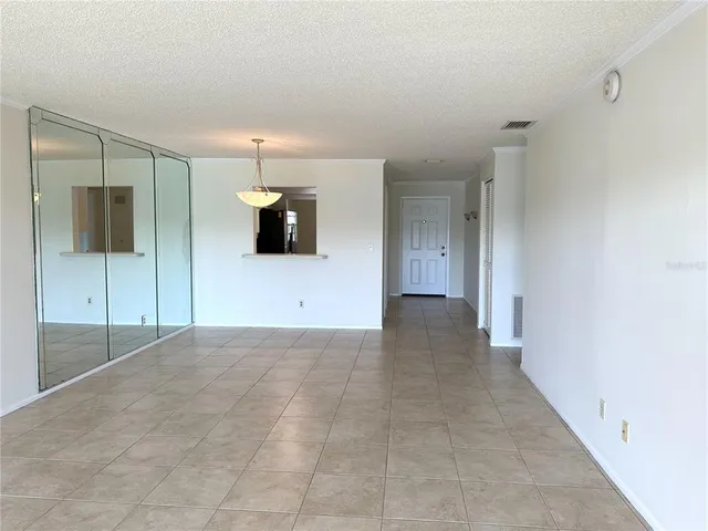 $1,750 | 7050 Fairway Bend Lane, Unit 266, Sarasota, FL 34243