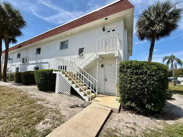 $1,700 | 3460 32nd Avenue North, Unit 101, St. Petersburg, FL 33713