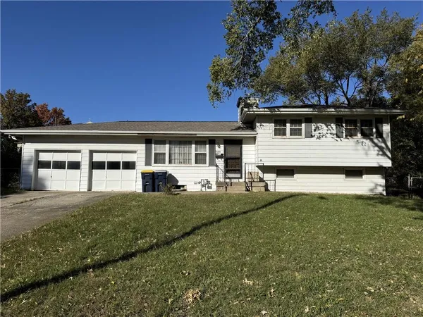 $305,000 | 4306 Northeast 51st Street, Kansas City, MO 64119