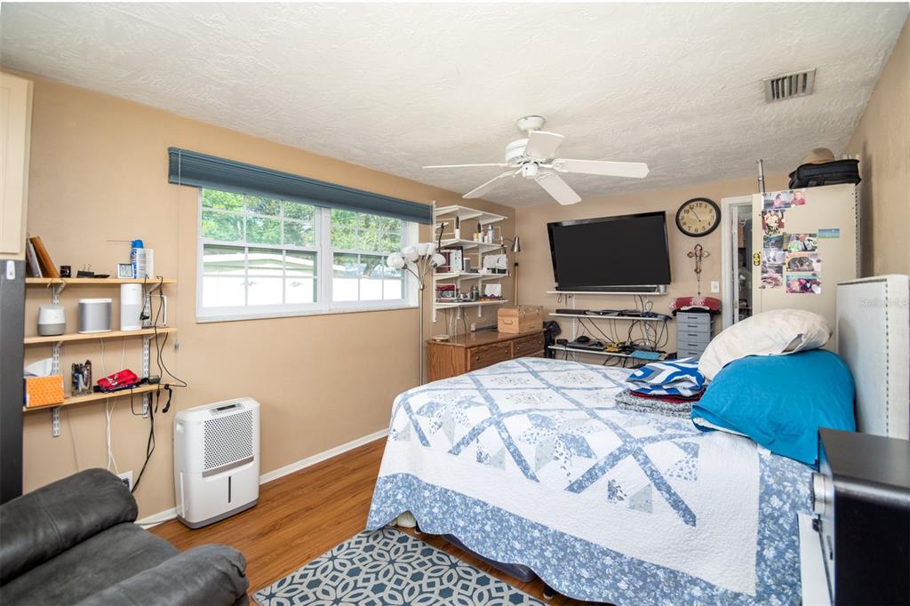 711 22nd Street Southwest Largo, FL 33770 - Photo 24 of 38 Gallery Image 24