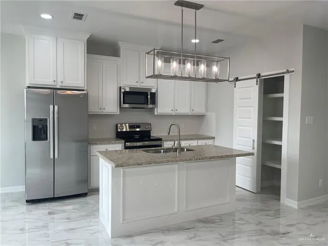 $1,775 | 5515 North Crown Point, Pharr, TX 78577