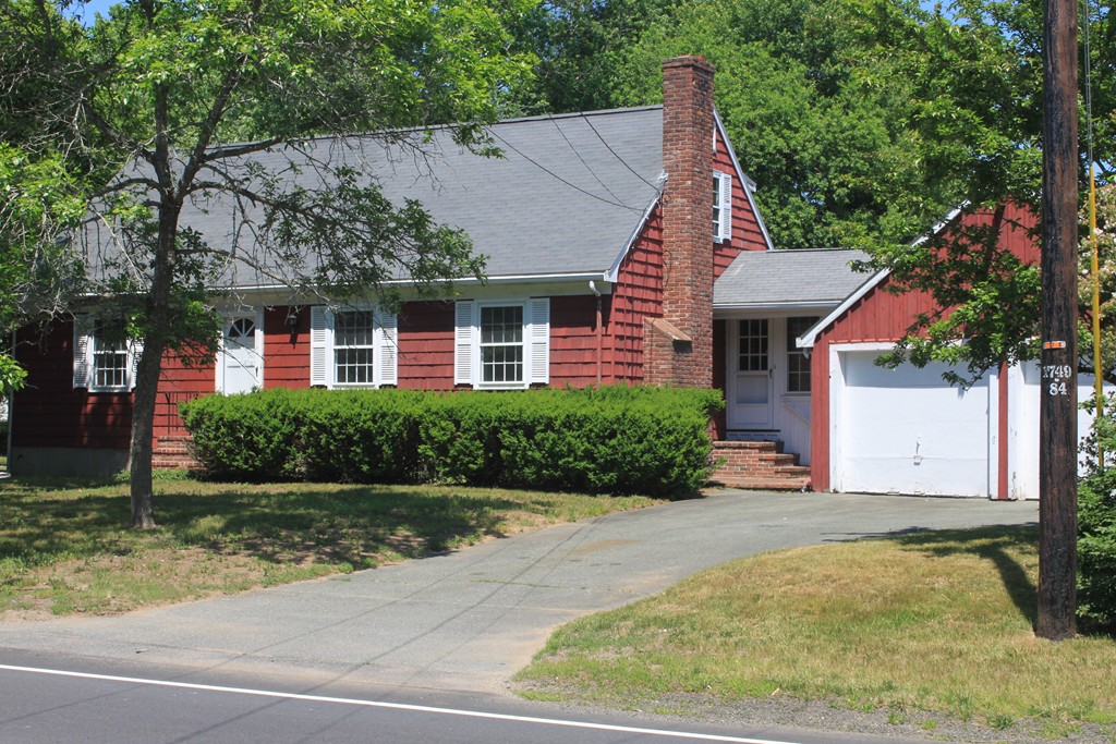 13 Haverhill Road Topsfield, MA 01983 - Photo 1 of 20 a view of a house with a yard
