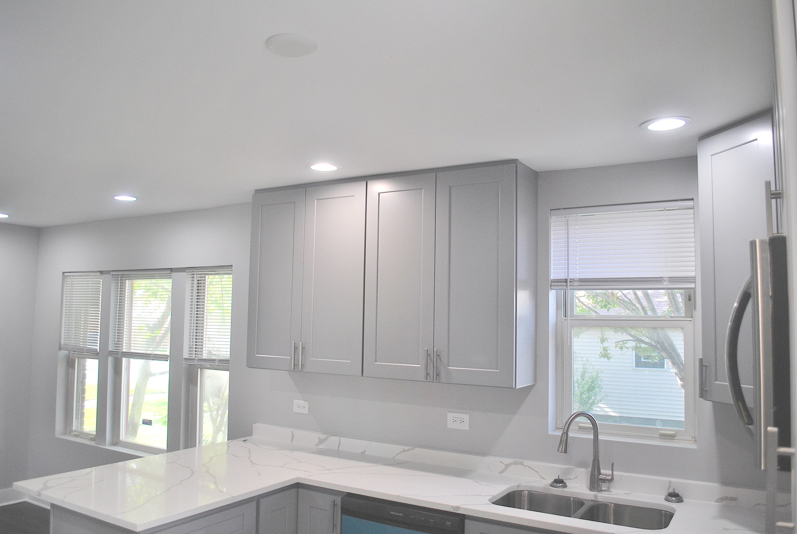 10052 South Green Street Chicago, IL 60643 - Photo 2 of 22 a bathroom with a sink and a mirror