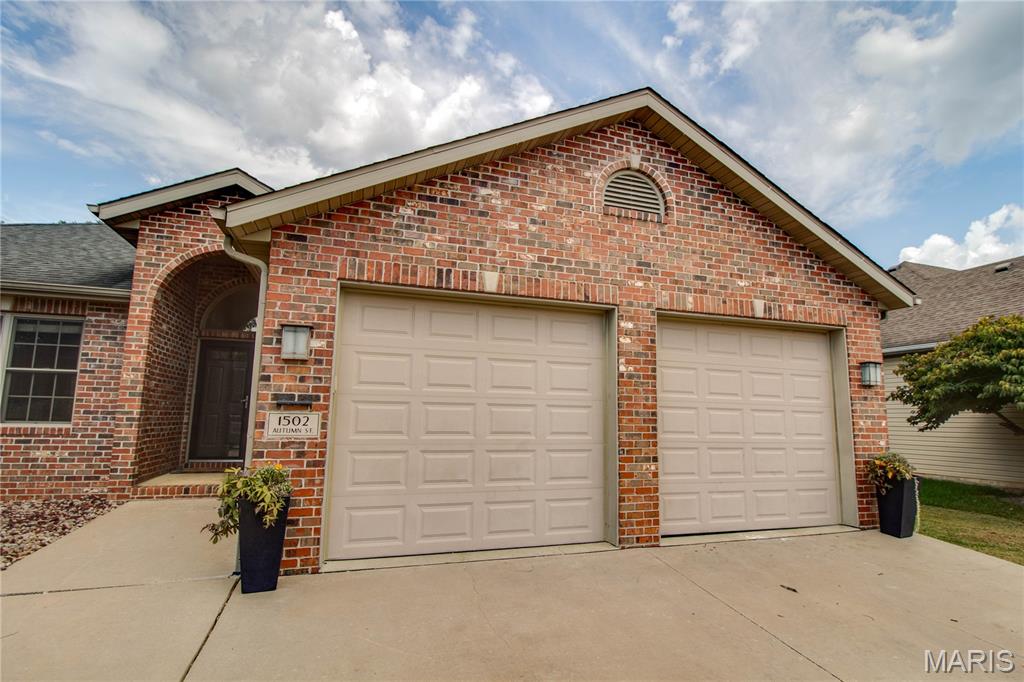 1502 Autumn Street Godfrey, IL 62035 - Photo 3 of 52