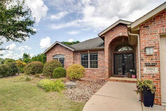 $400,000 | 1502 Autumn Street, Godfrey, IL 62035