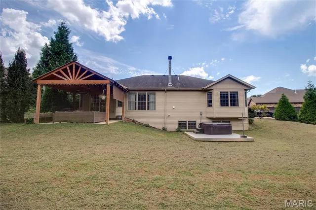 $400,000 | 1502 Autumn Street, Godfrey, IL 62035