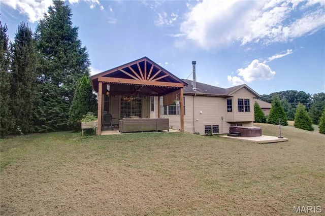 $400,000 | 1502 Autumn Street, Godfrey, IL 62035