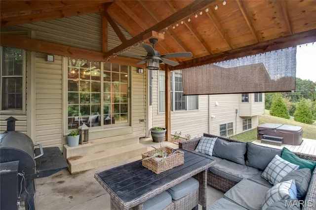 $400,000 | 1502 Autumn Street, Godfrey, IL 62035