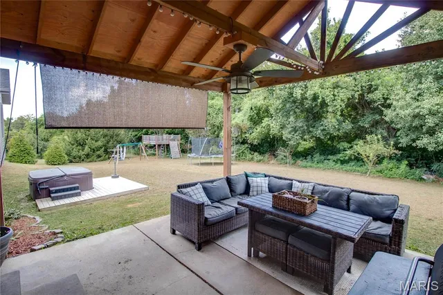 $400,000 | 1502 Autumn Street, Godfrey, IL 62035