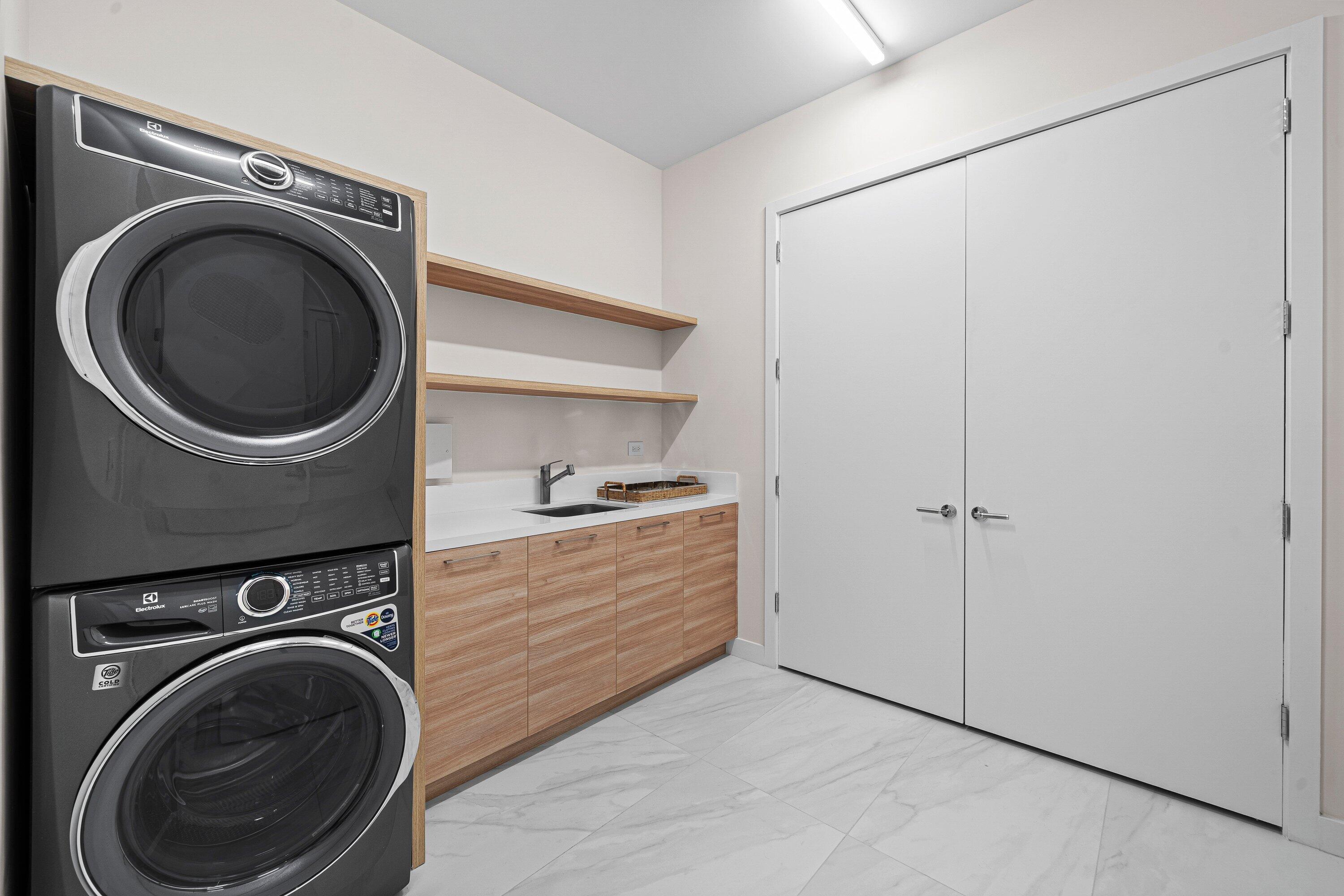 220 Southeast Mizner Boulevard, Unit 102 Boca Raton, FL 33432 - Photo 25 of 55 Walk In Pantry/Laundry Room