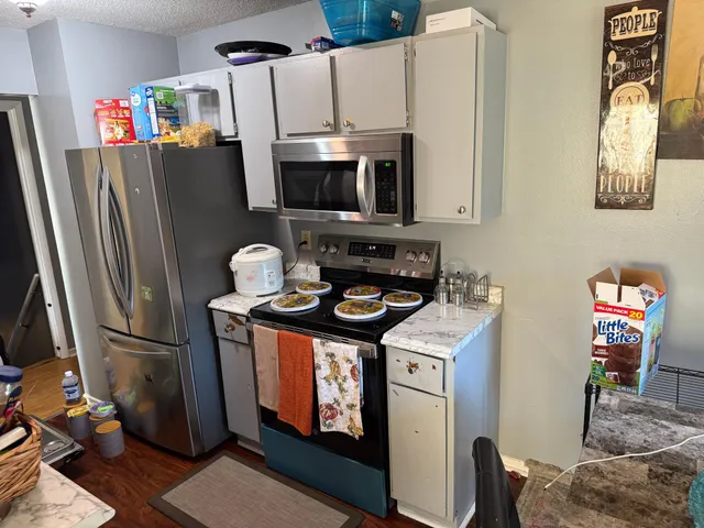 $239,900 | 8208 Halifax Court North, Brooklyn Park, MN 55443