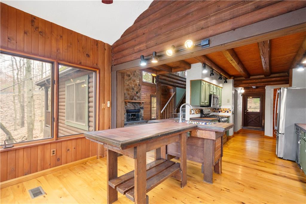 189 Reichold Road Wexford, PA 15090 - Photo 13 of 44 Gallery Image 13