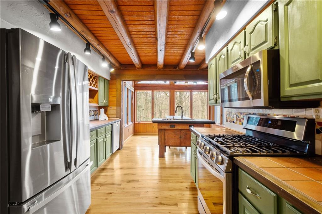 189 Reichold Road Wexford, PA 15090 - Photo 8 of 44 Gallery Image 8
