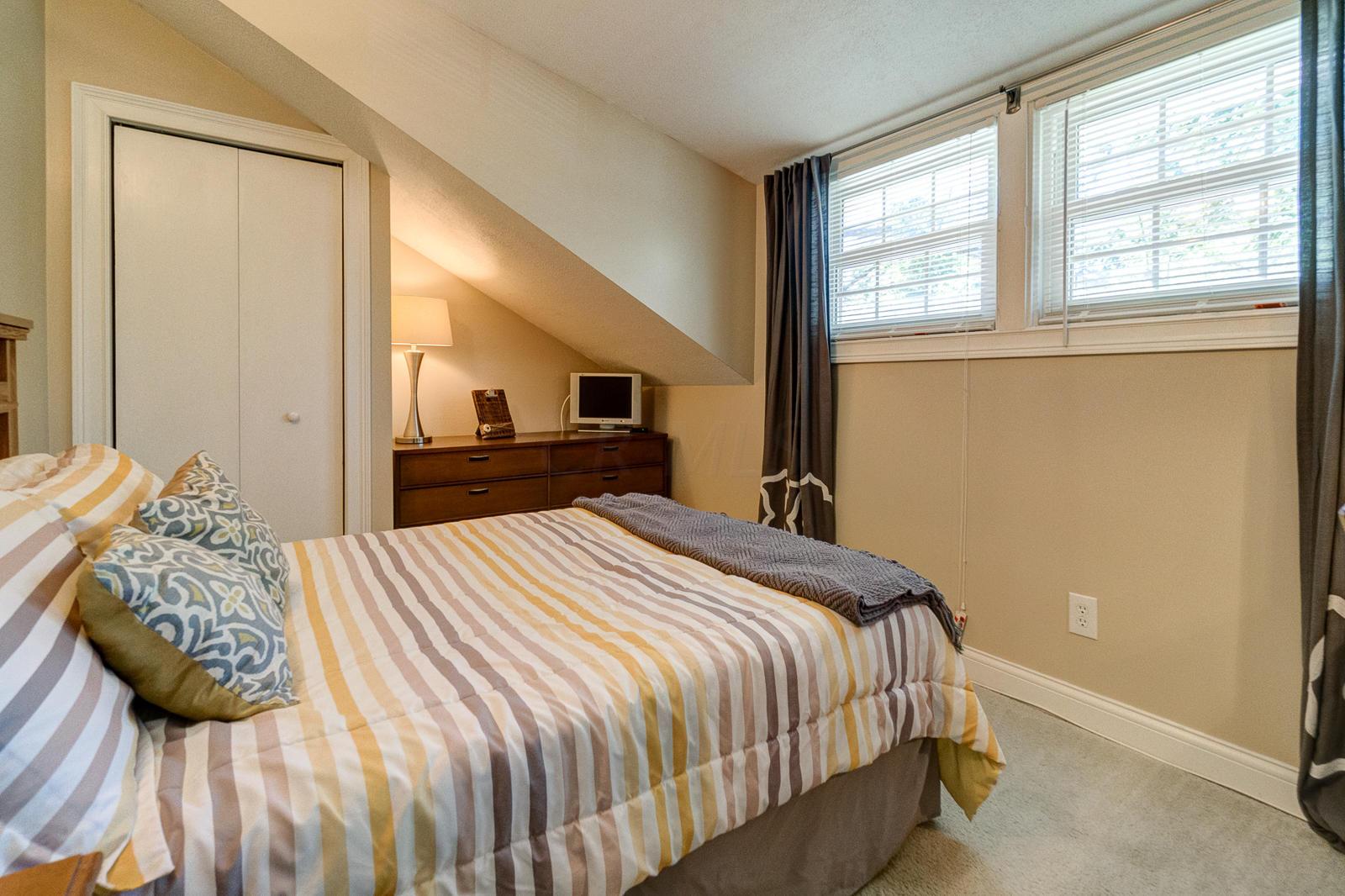 2734 Zollinger Road Columbus, OH 43221 - Photo 19 of 32 Gallery Image 19