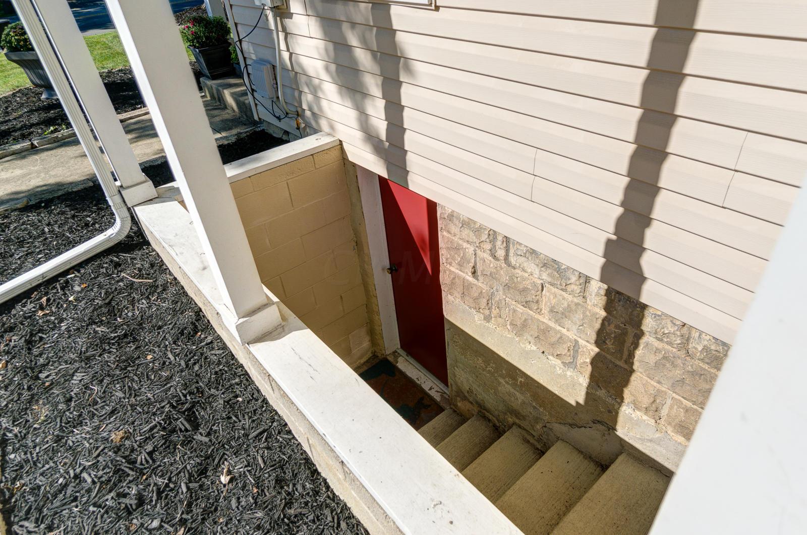 2734 Zollinger Road Columbus, OH 43221 - Photo 27 of 32 Gallery Image 27