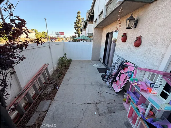$594,999 | 8341 De Soto Canoga Park, Unit 10, Canoga Park, CA 91304
