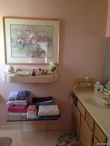 1030 Millbrook Road Canton, MI 48188 - Photo 14 of 18 Master Bath.jpg
