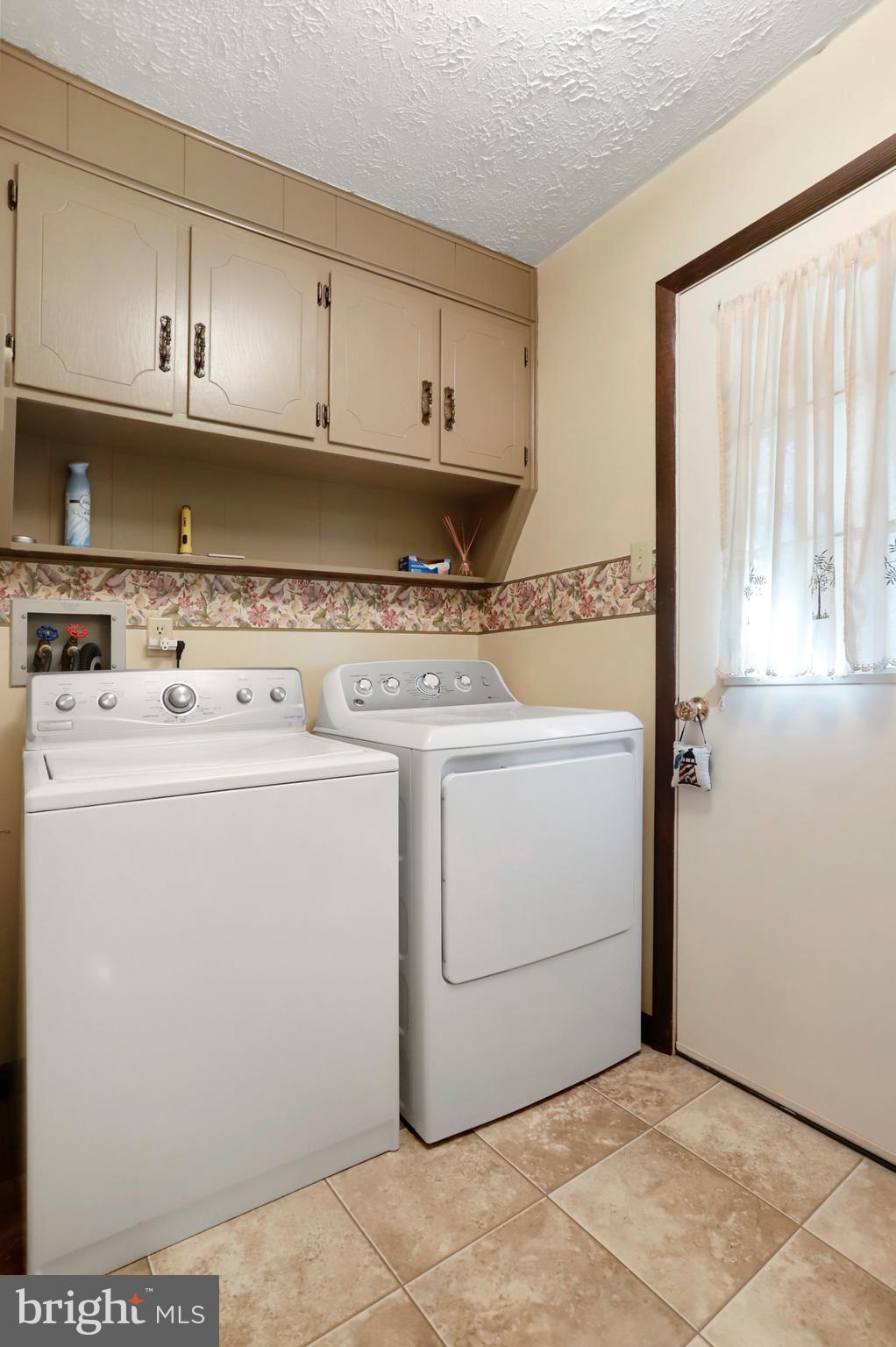 4035 Franklin Road Chambersburg, PA 17202 - Photo 31 of 49 Laundry rm w/cabinets