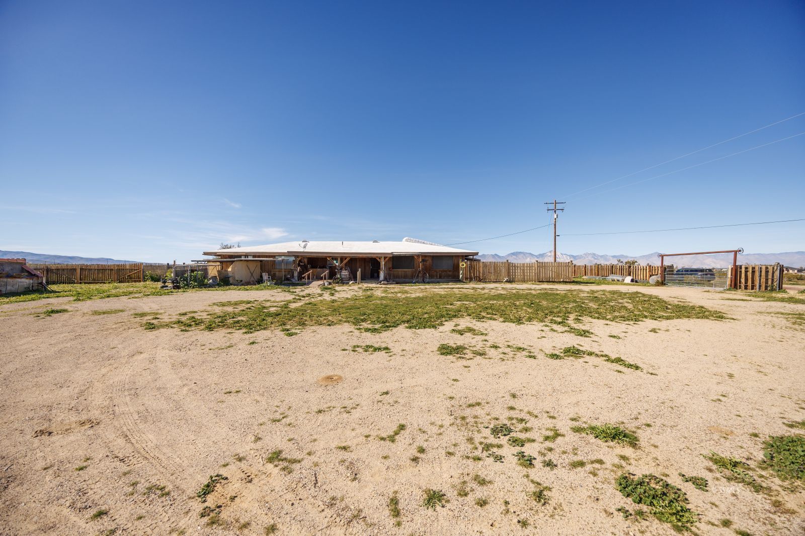 2160 West Benson Avenue Ridgecrest, CA 93555 - Photo 2 of 43 Gallery Image 2
