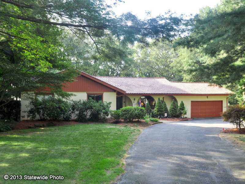 10 Lennon Road Lincoln, RI 02865 - Photo 1 of 20 Exterior Front.