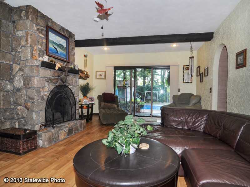 10 Lennon Road Lincoln, RI 02865 - Photo 11 of 20 Other. could be family room or formal dining room