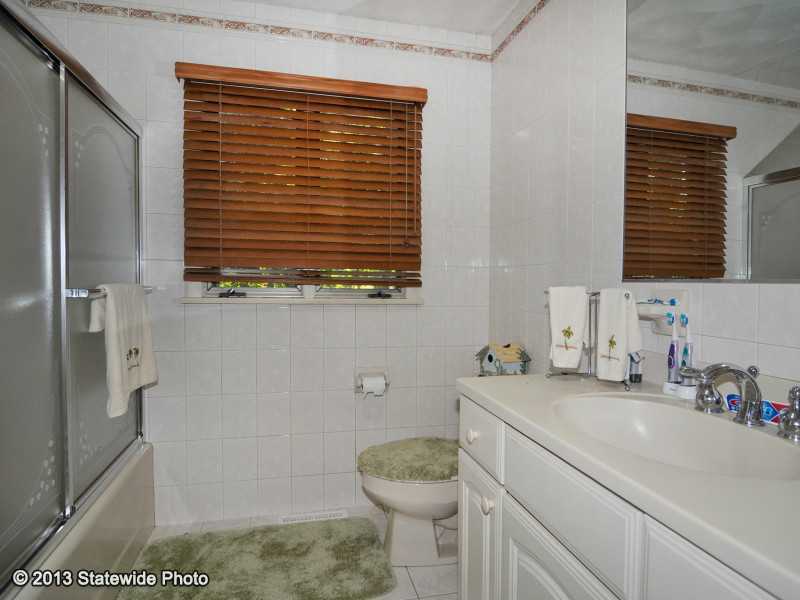 10 Lennon Road Lincoln, RI 02865 - Photo 13 of 20 Bathroom.
