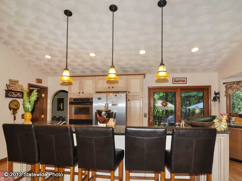 10 Lennon Road Lincoln, RI 02865 - Photo 4 of 20 Kitchen.