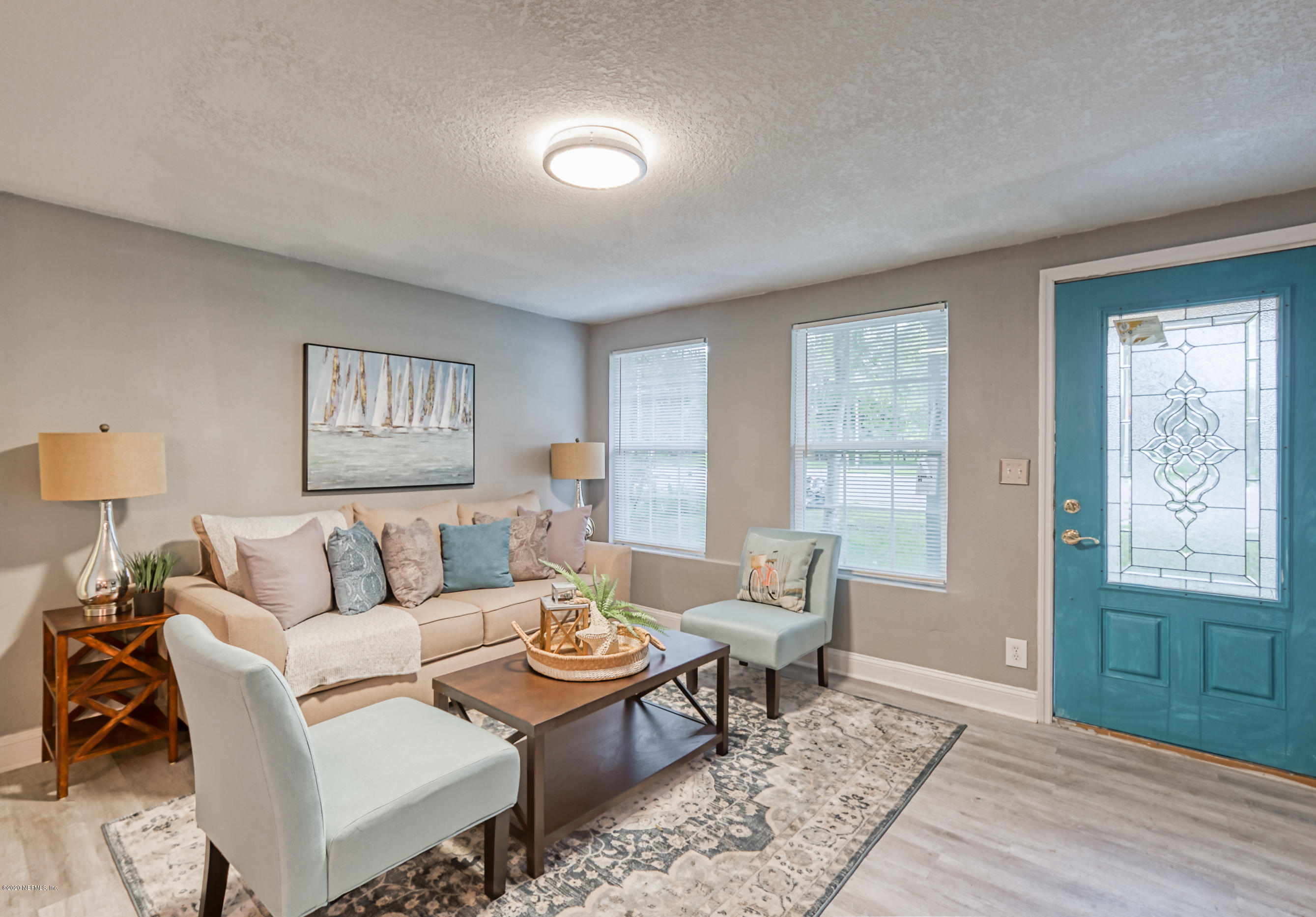 5176 Moncrief Road West Jacksonville, FL 32209 - Photo 3 of 22 Living Room