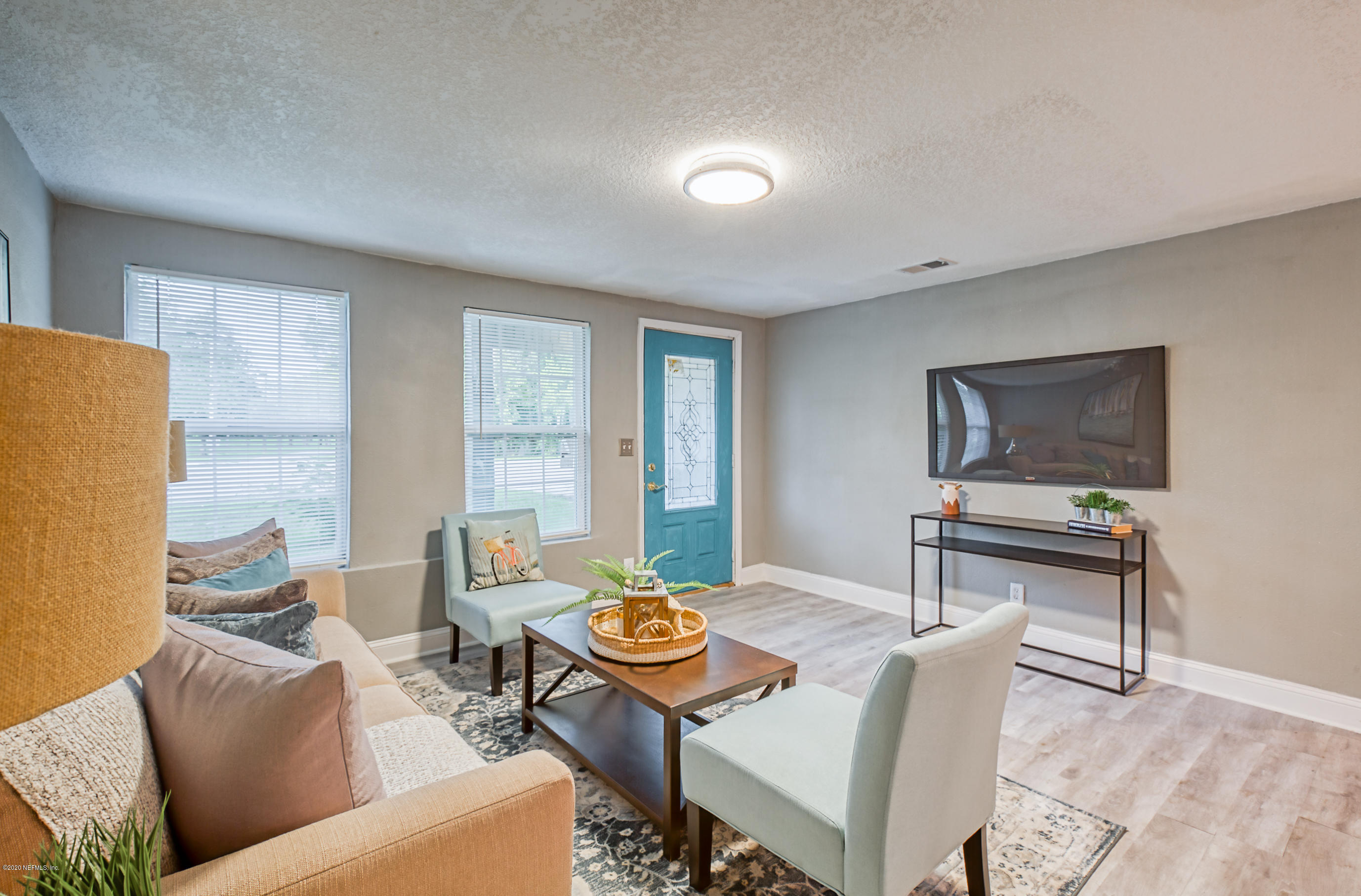 5176 Moncrief Road West Jacksonville, FL 32209 - Photo 4 of 22 Living Room