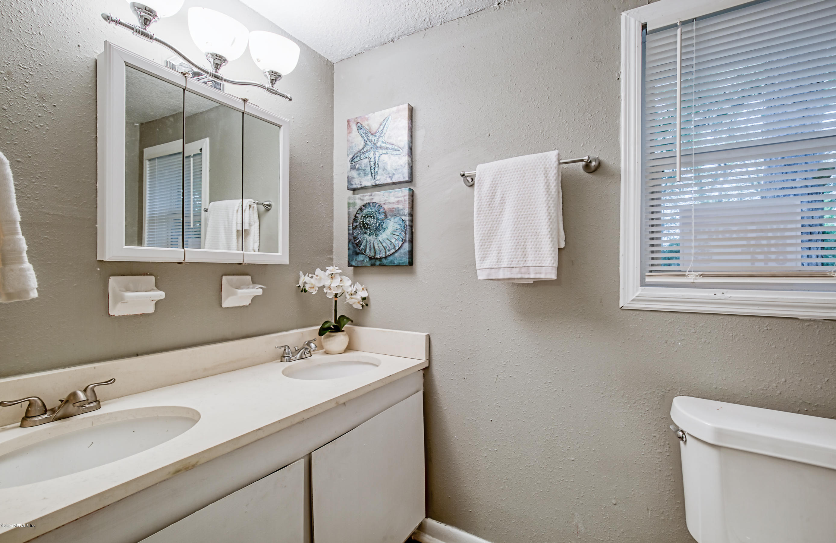 5176 Moncrief Road West Jacksonville, FL 32209 - Photo 8 of 22 Master Bath