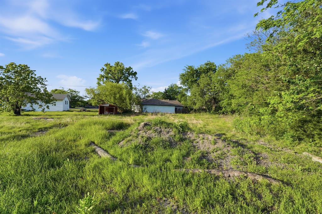 2514 Chiesa Road Rowlett, TX 75088 - Photo 10 of 19 a view of a garden
