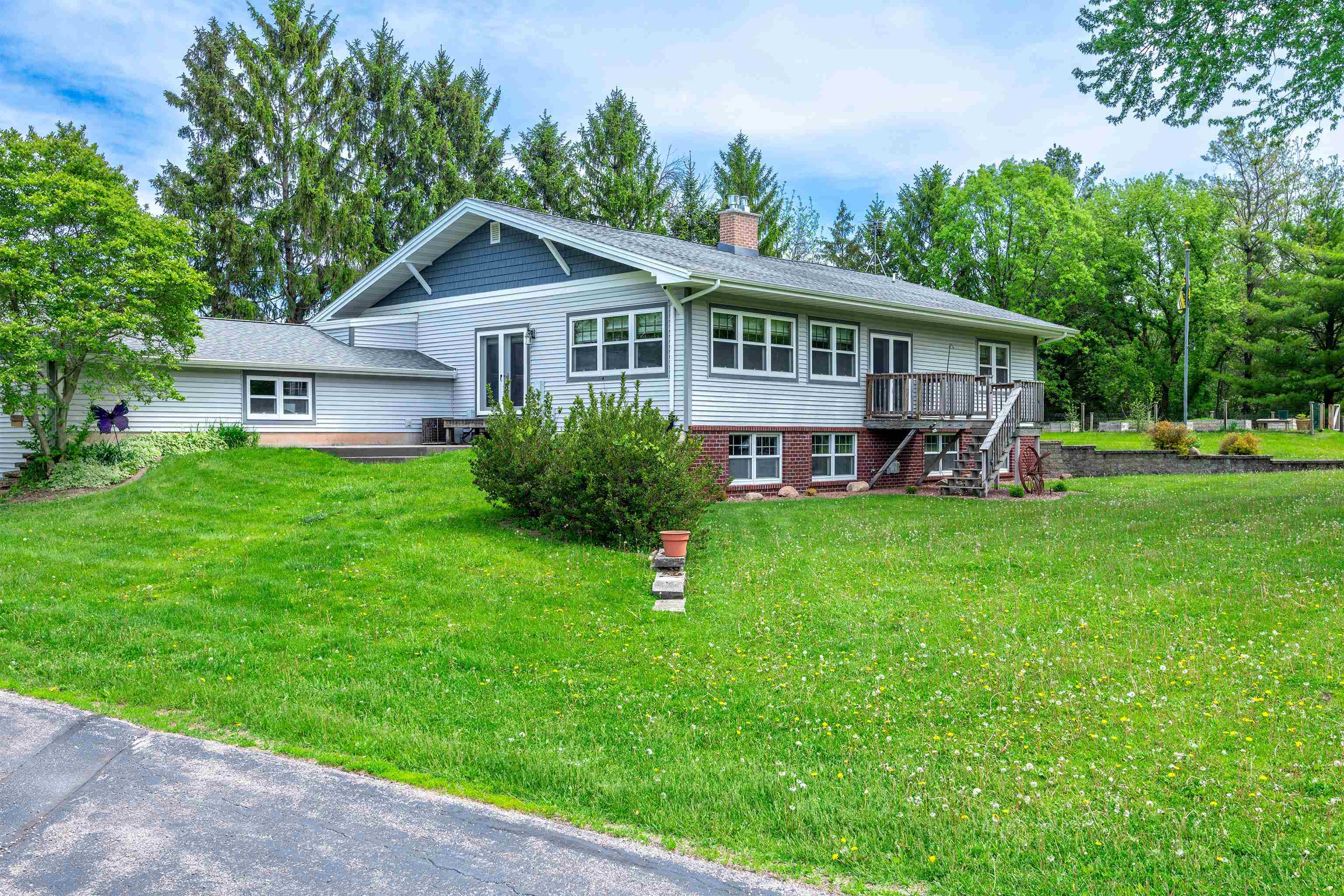 5086 Valley Heights Road Oshkosh, WI 54904 - Photo 2 of 86