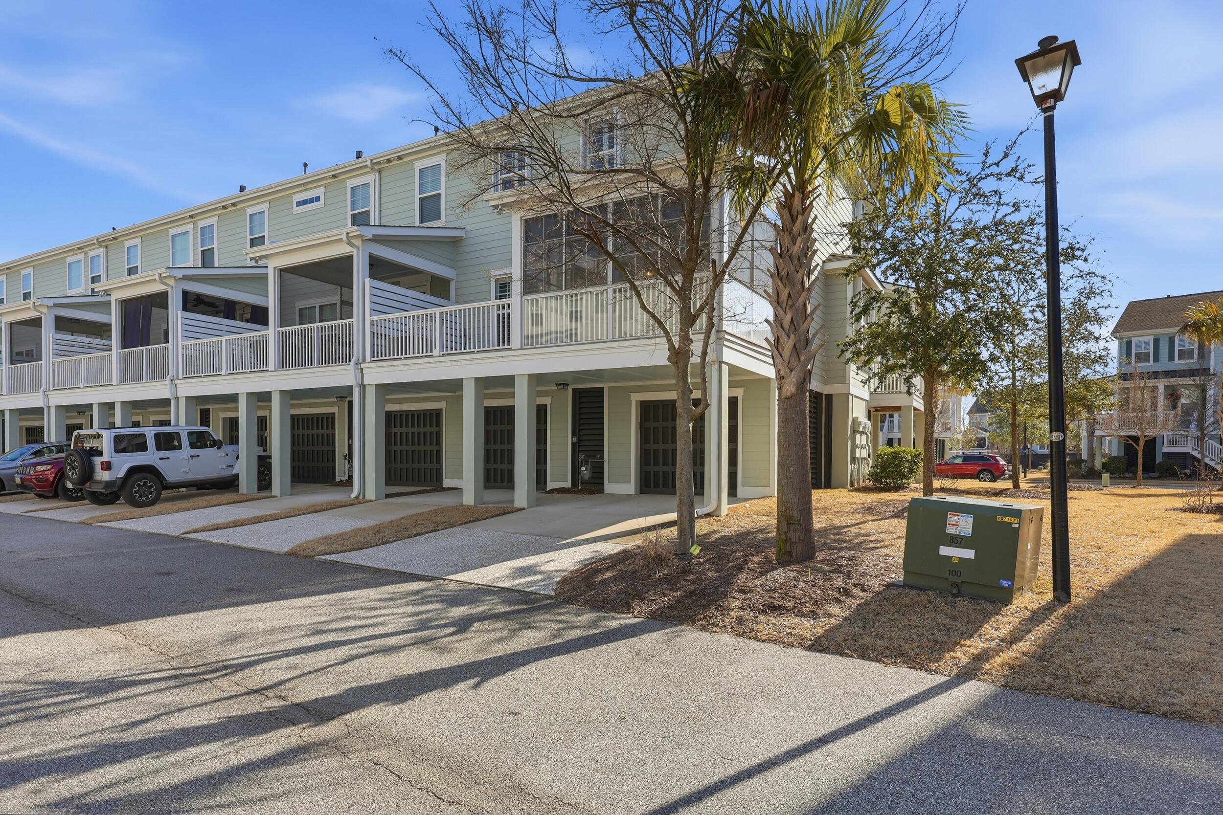 1621 Prince Edward Street Mount Pleasant, SC 29466 - Photo 33 of 64 35_ru4a1537