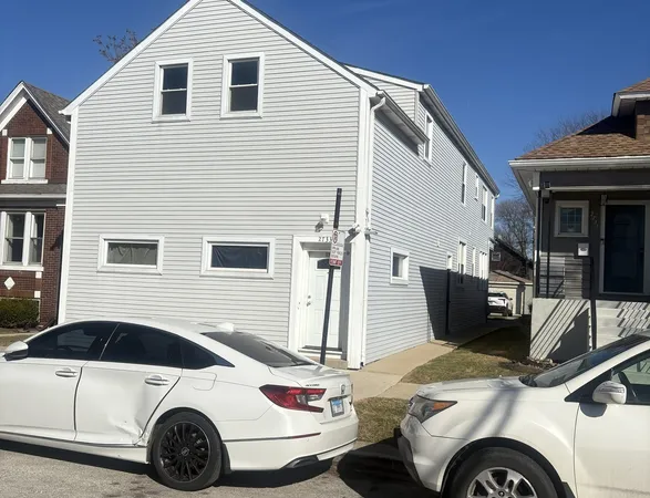 $1,695 | 2733 North Marmora Avenue, Unit 2W, Chicago, IL 60639