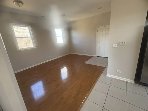 $1,695 | 2733 North Marmora Avenue, Unit 2W, Chicago, IL 60639