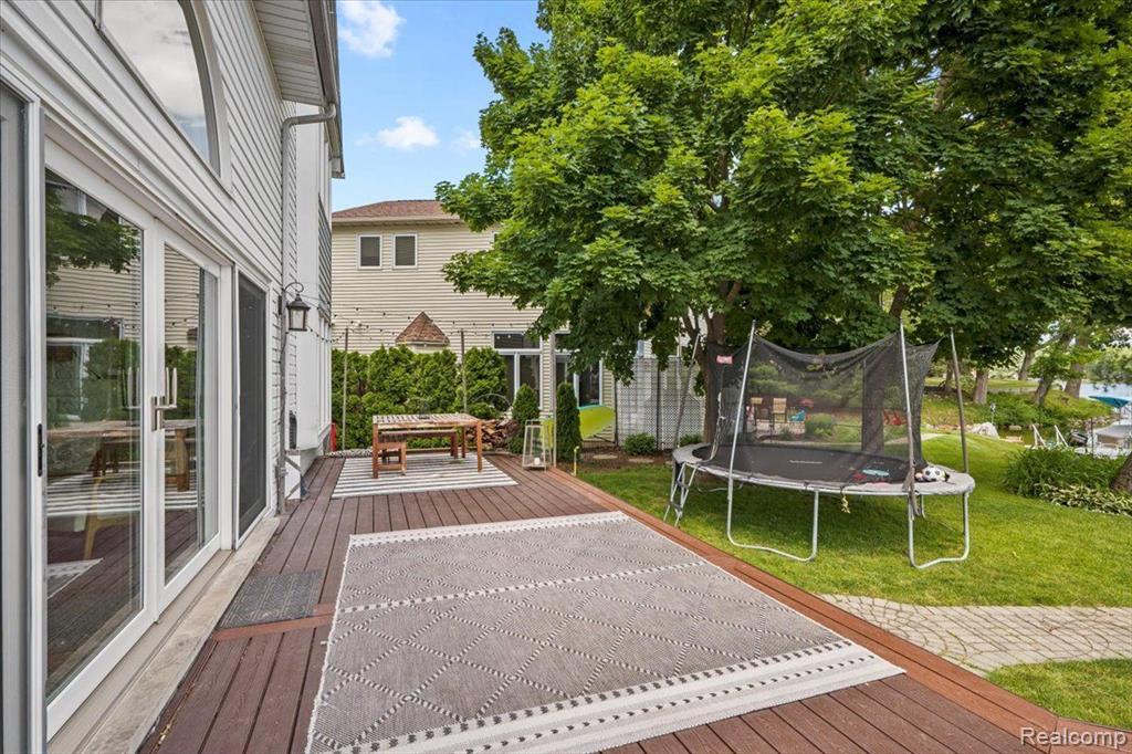 2668 Silverside Road Waterford, MI 48328 - Photo 11 of 61 Gallery Image 11