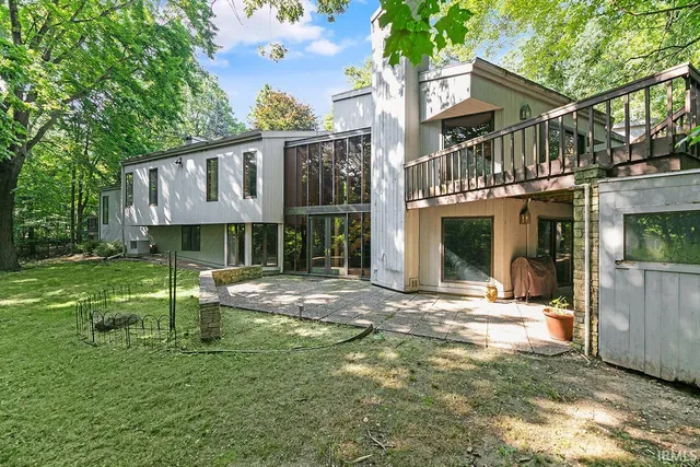 $535,000 | 55944 Dana Drive, Bristol, IN 46507