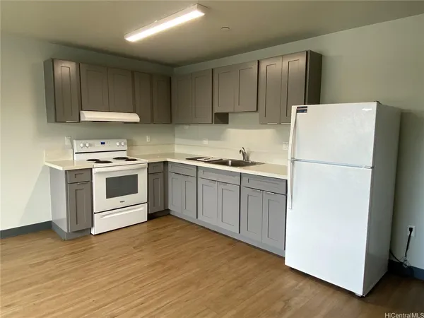$1,400 | 311 Puuhue Place, Unit 406, Honolulu, HI 96817