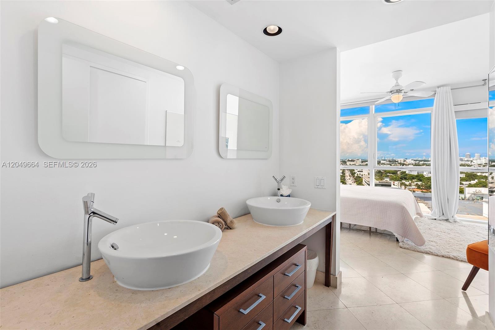 450 Alton Road, Unit 1708 Miami Beach, FL 33139 - Photo 15 of 38