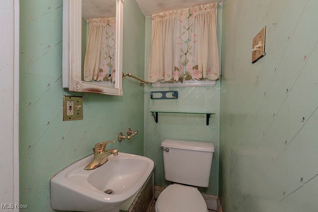 3336 Dellwood Road Cleveland, OH 44118 - Photo 19 of 42