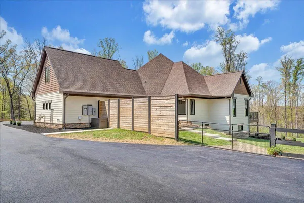 $1,549,000 | 483 Morewood Road, Hardy, VA 24101
