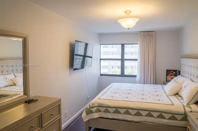 $800,000 | 1800 South Ocean Boulevard, Unit 502, Lauderdale-by-the-Sea, FL 33062