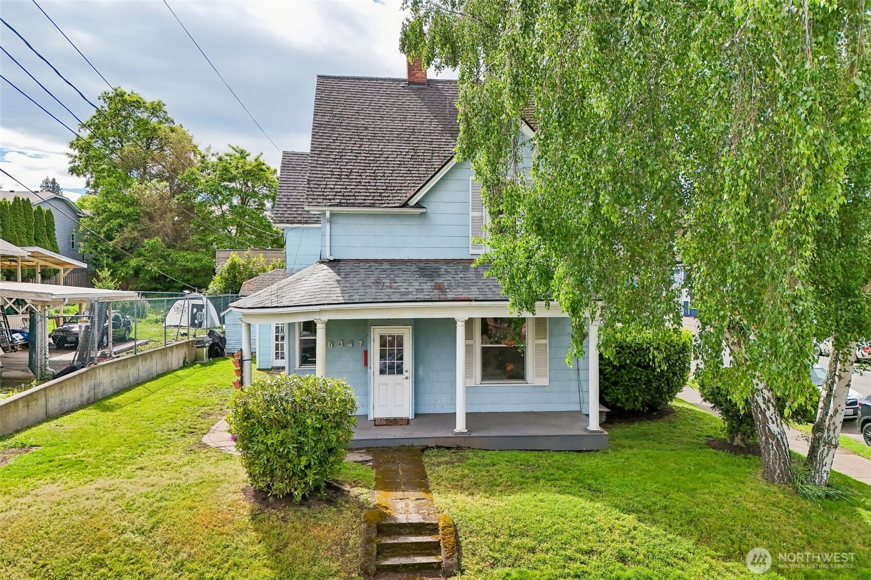 315 Northeast 65th Street Seattle, WA 98115 - Photo 2 of 31