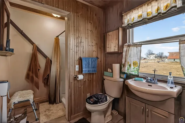 $309,900 | 6829 Half Mound Road, Valley Falls, KS 66088