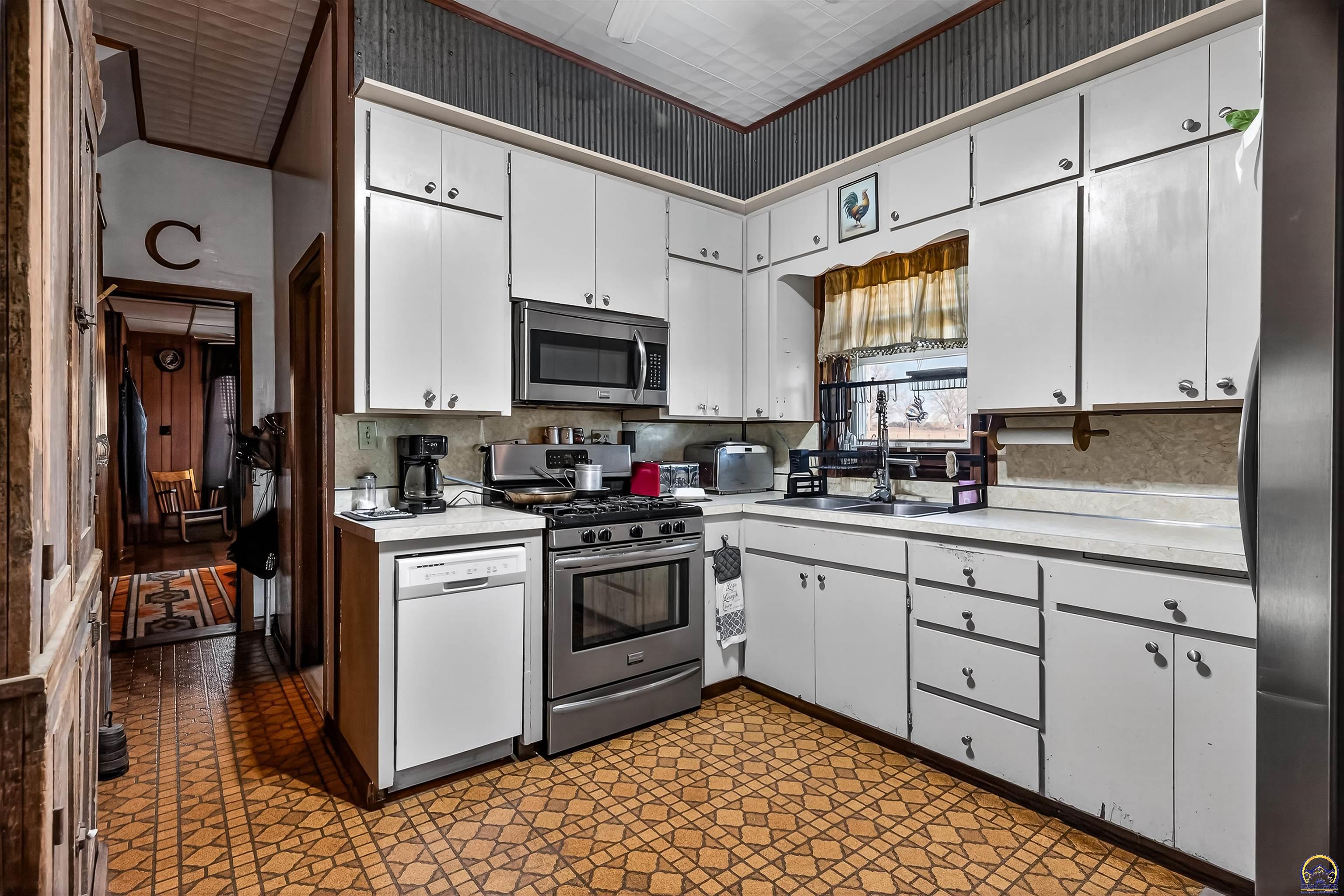 6829 Half Mound Road Valley Falls, KS 66088 - Photo 2 of 33