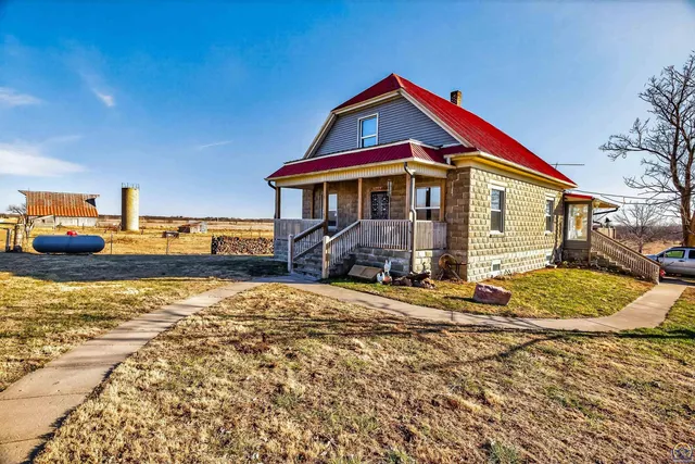$309,900 | 6829 Half Mound Road, Valley Falls, KS 66088